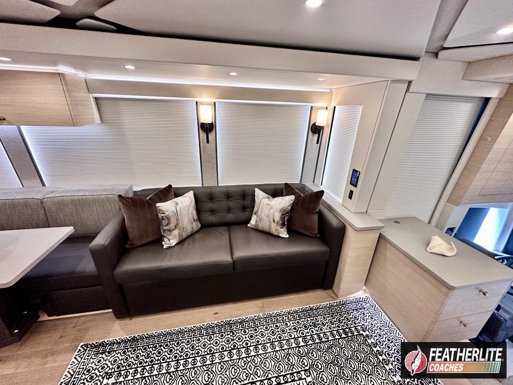 2026 Prevost Featherlite H3-45 For Sale
